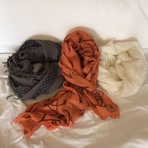 Fashion scarves